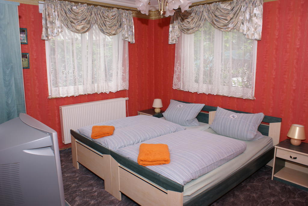 Biggis Waldpension Michendorf Δωμάτιο φωτογραφία